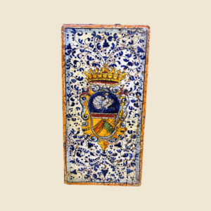 Mattonella rettangolare cm  30 x 15 decoro stemma Pavone con volute blu