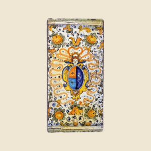 Mattonella rettangolare cm  30 x 15 decoro stemma Cherubino con meline