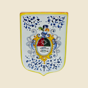 mattonella a forma di scudo alta cm 25 larga cm 18