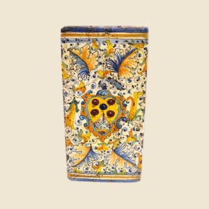Mattonella rettangolare cm  30 x 15 decoro stemma  Medici  con foglie di Cafaggiolo colorato
