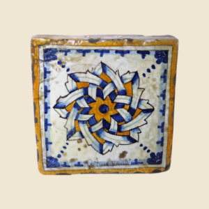 Mattonella quadrata cm 15 x 15 decoro geometrico
