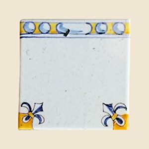 Mattonella quadrata cm 10 x 10 decoro cornice colorata