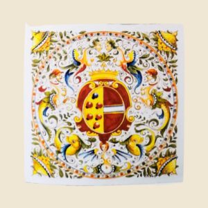 mattonella quadrata cm  40 x 40 decoro stemma  con  grottesche